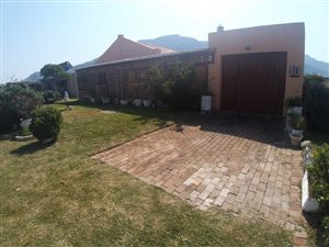 3 Bed House in Bettys Bay