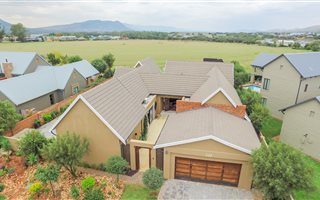 4 Bedroom House in The Coves