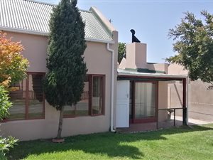 2 Bed Townhouse in Stilbaai