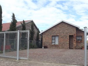 3 Bed House in Levalia