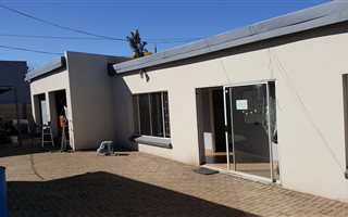 455 m² Commercial space in Fransville