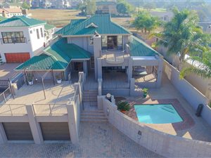 4 Bed House in Caribbean Beach Club