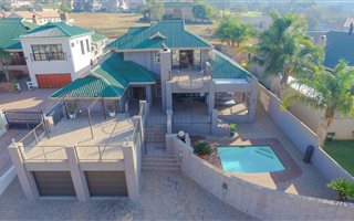 4 Bedroom House in Caribbean Beach Club