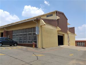 335 m² Industrial space in Industria North