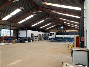 938 m² Industrial space in New State Area