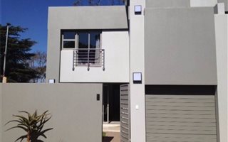 3 Bedroom Townhouse in Oaklands