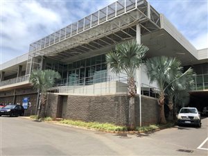 1000 m² Commercial space in Briardene