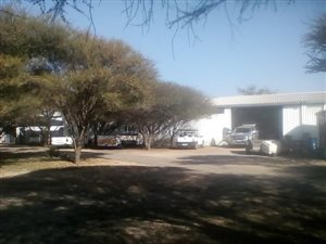 555 m² Commercial space in Annlin