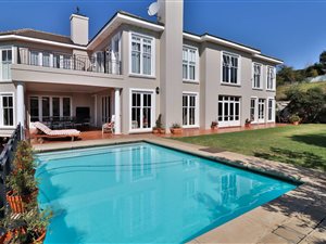 5 Bed House in Country Lane Estate