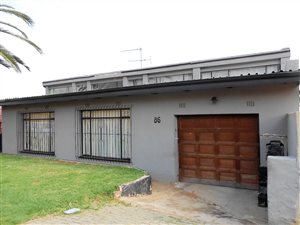 3 Bed House in Bosmont