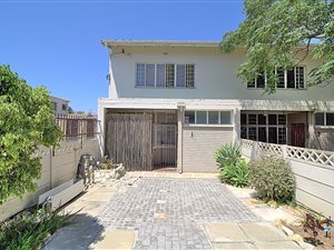 2 Bed Duplex in Somerset West Central
