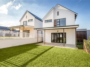 3 Bed House in Emberton Estate