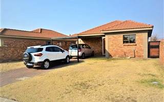 2 Bedroom Cluster in Albertsdal