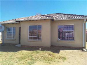 3 Bed House in Lakeside