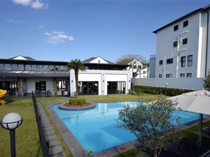3 Bed Apartment in Petervale