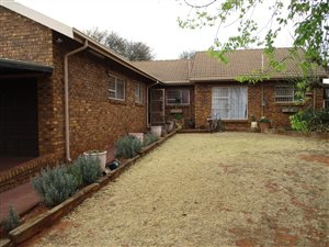 4 Bed House in Welgedacht