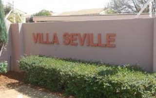 2 Bedroom Flat in Van Der Hoff Park