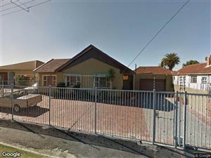 4 Bed House in Hazendal