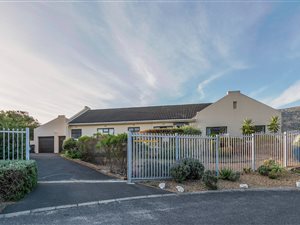 3 Bed House in Fish Hoek