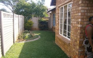 3 Bedroom Townhouse in Doornpoort and surrounds