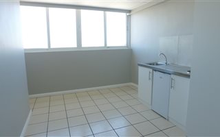 1 Bedroom Apartment in Parow Central