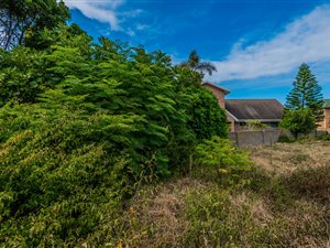 853 m² Land available in Outeniqua Strand