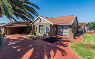 3 Bedroom House in Grobler Park
