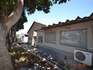 1600 m² Commercial space in White River