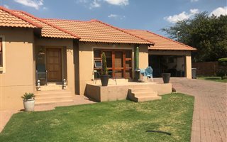4 Bedroom House in Greenstone Hill