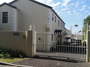 3 Bed Duplex in Diep River