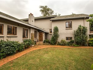 4 Bed House in Manor Gardens