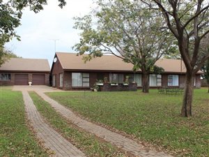2 ha Farm in Glendonald AH