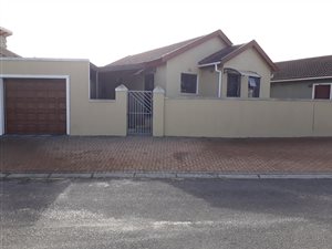 3 Bed House in Camelot