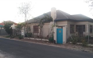 4 Bedroom House in Claremont