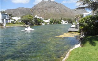 4 Bedroom House in Marina Da Gama
