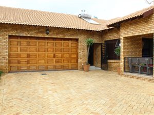 3 Bed House in Alberante
