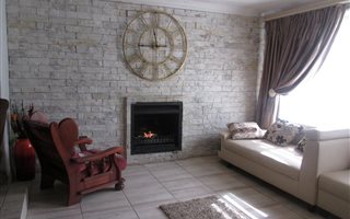 4 Bedroom House in Welgedacht