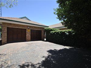 3 Bed Townhouse in Vanderbijlpark Central