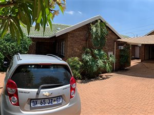 3 Bed House in Die Hoewes
