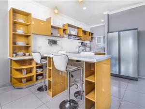 3 Bed Flat in Morningside Manor