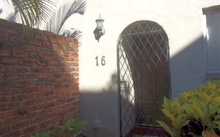 3 Bedroom Duplex in Woodhaven