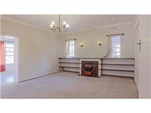 5 Bed House in Westcliff