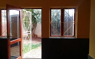 3 Bedroom House in Kensington