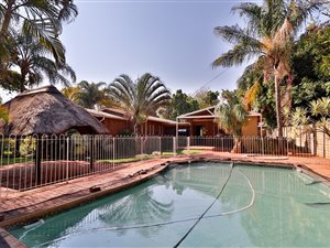 4 Bed House in Sinoville
