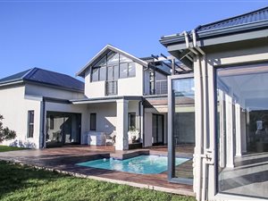 5 Bed House in Atlantic Beach Golf Estate