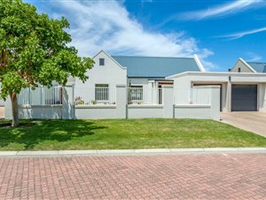3 Bed House in Somerset Country Estate