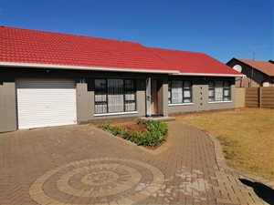 3 Bed House in Mayberry Park