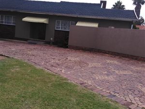 4 Bed House in Sharon Park