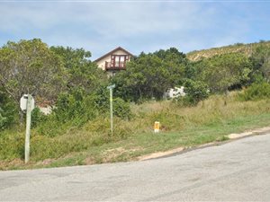 762 m² Land available in Meedingsride