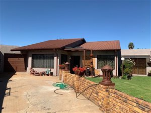 3 Bed House in Van Dyk Park